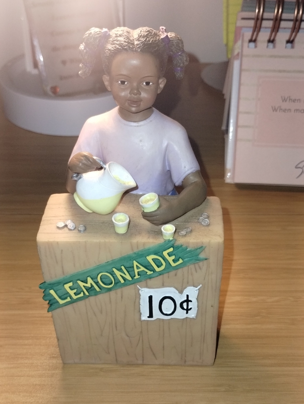 Lemonade Stand Figurine - Purple Shirt